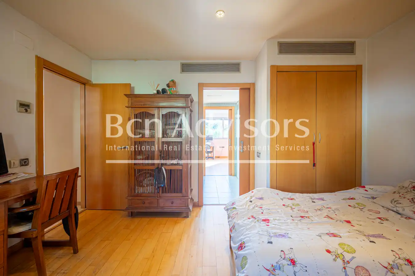 Habitación de Casa o chalet en venta en Barcelona con Aire acondicionado, Calefacción y Jardín privado