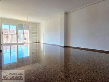 Wohnung mit Balkon zum Verkauf in Avda. Barcelona