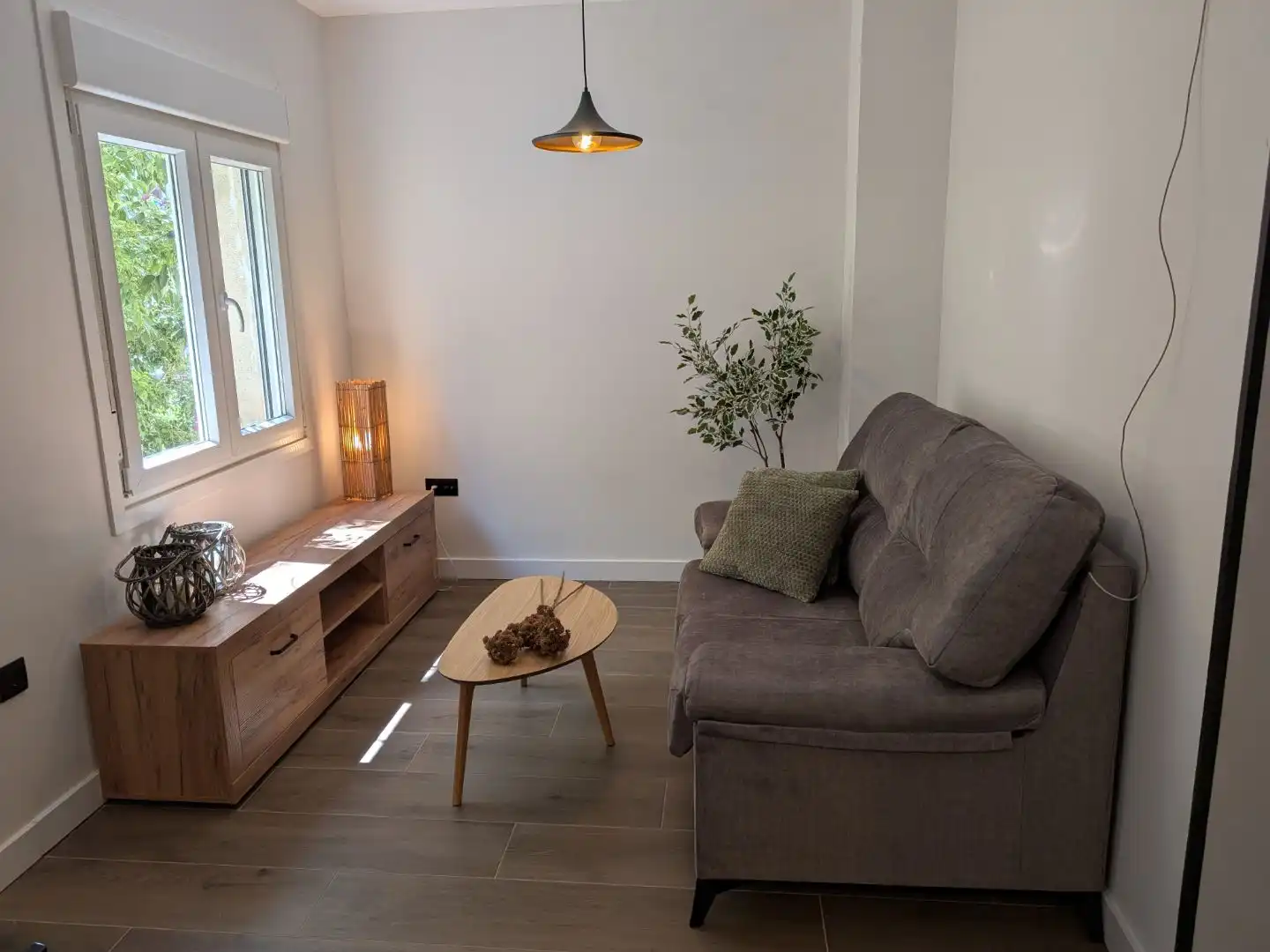 Sala d'estar de Apartament de lloguer en Badajoz amb Aire condicionat, Parquet i Moblat