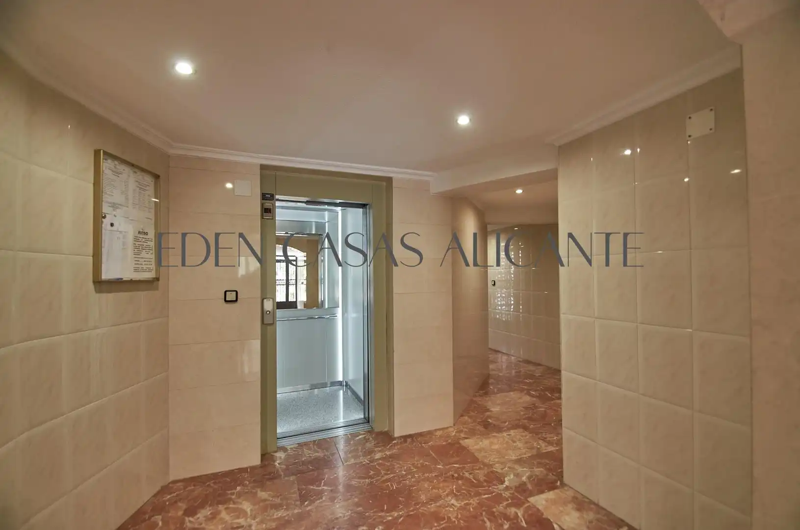 Apartamento en venta en Alicante / Alacant con Terraza, Trastero y Amueblado
