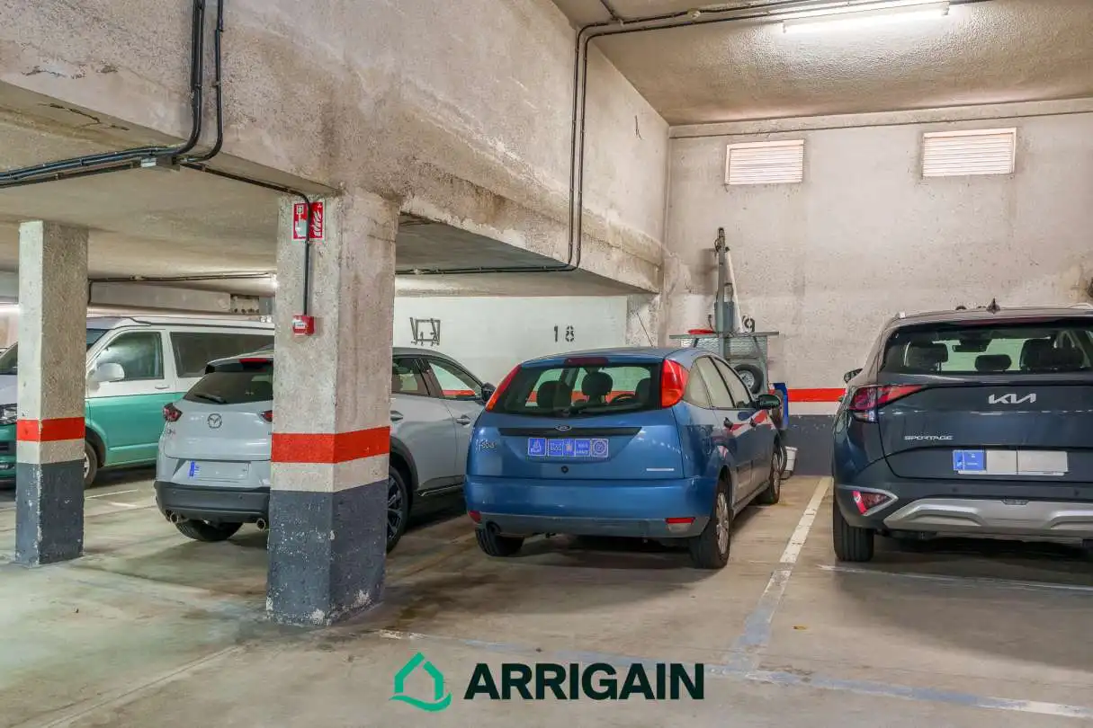 Parking de Piso en venta en Donostia - San Sebastián  con Calefacción, Trastero y Balcón