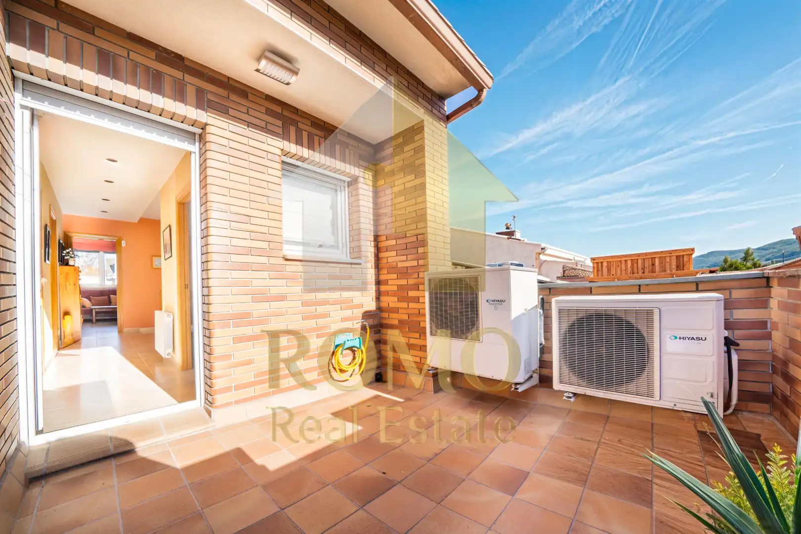 Vista exterior de Casa o chalet en venta en Santa Perpètua de Mogoda con Aire acondicionado, Calefacción y Terraza