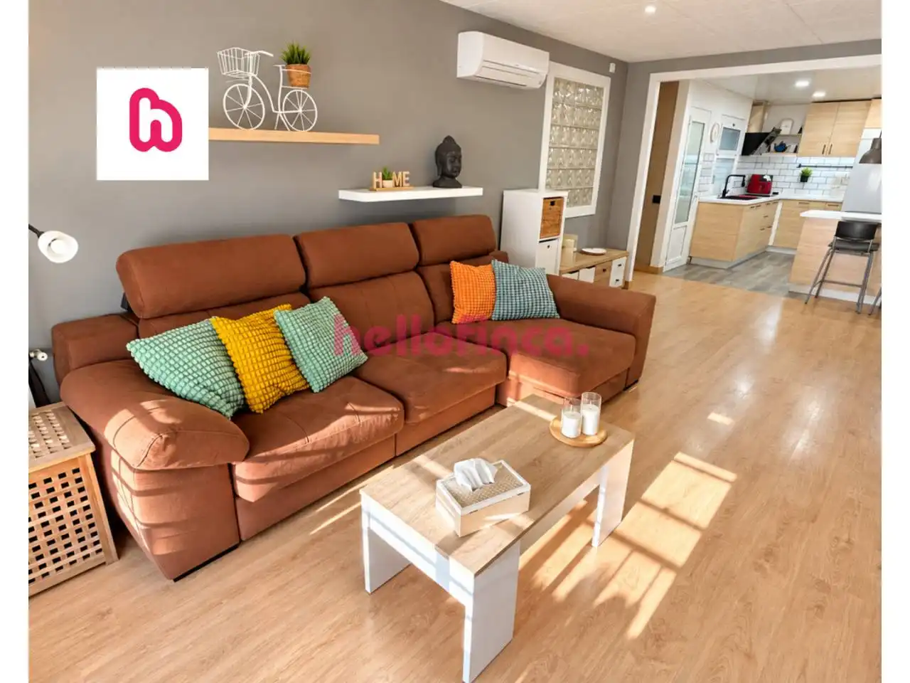 Living room of Flat for sale in Terrassa  with Air Conditioner, Heating and Parquet flooring
