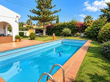 Casa amb piscina en venda a Calle Cerraja
