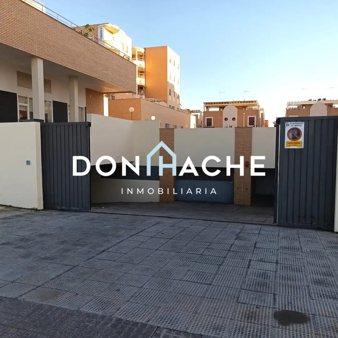 Aparcamiento con ascensor en venta en Sur