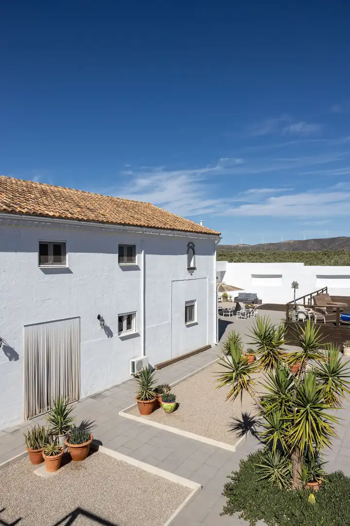 Vista exterior de Casa o xalet en venda en Sierra de Yeguas amb Terrassa i Balcó
