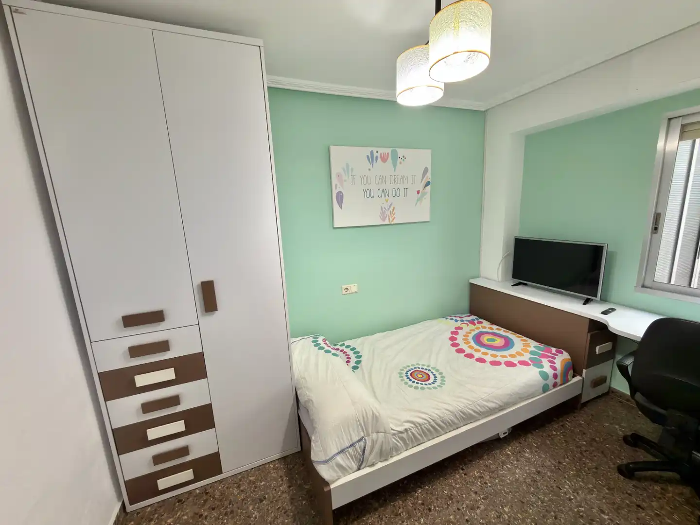 Habitación de Piso de alquiler en Xirivella con Aire acondicionado, Calefacción y Terraza