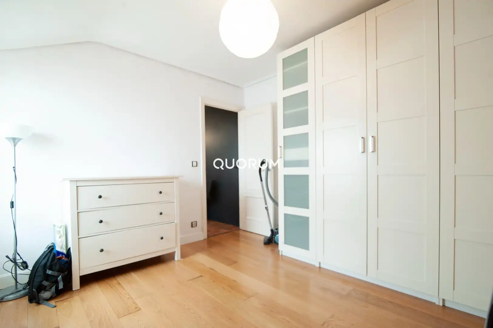 Bedroom of Flat for sale in Bilbao   with Heating, Terrace and Furnished