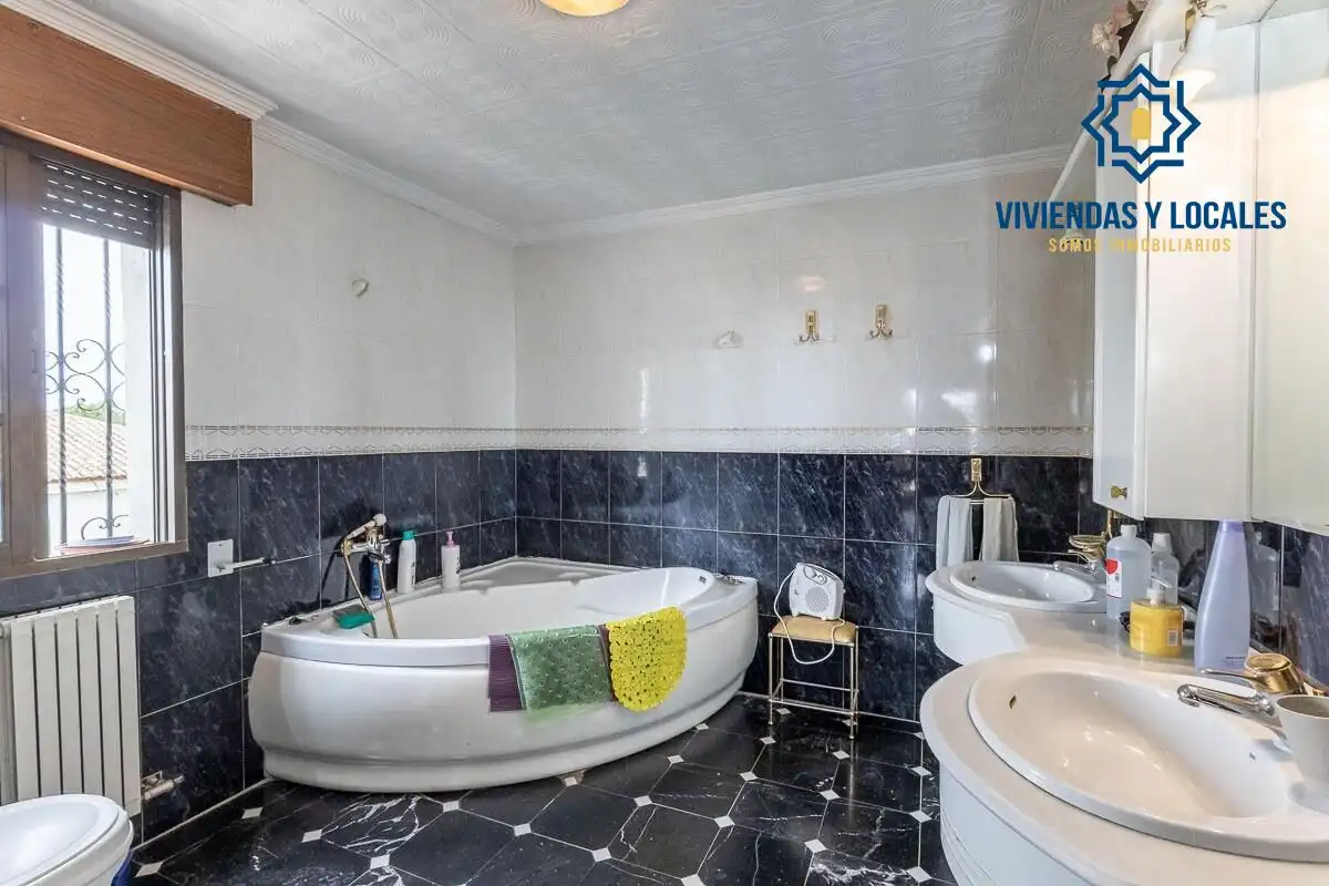 Villa mit Terrasse zum Verkauf in Barrio de la Vega, imagen 25