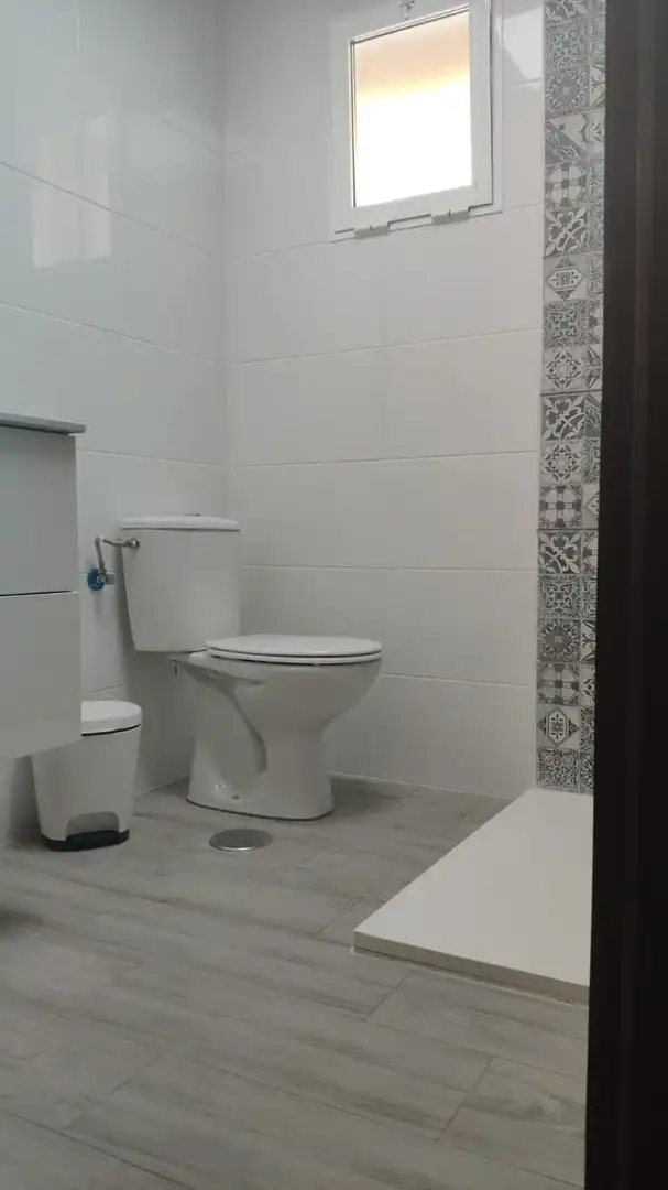 Badezimmer von Wohnung zur Miete in San Vicente del Raspeig / Sant Vicent del Raspeig mit Terrasse, Möbliert und Ofen