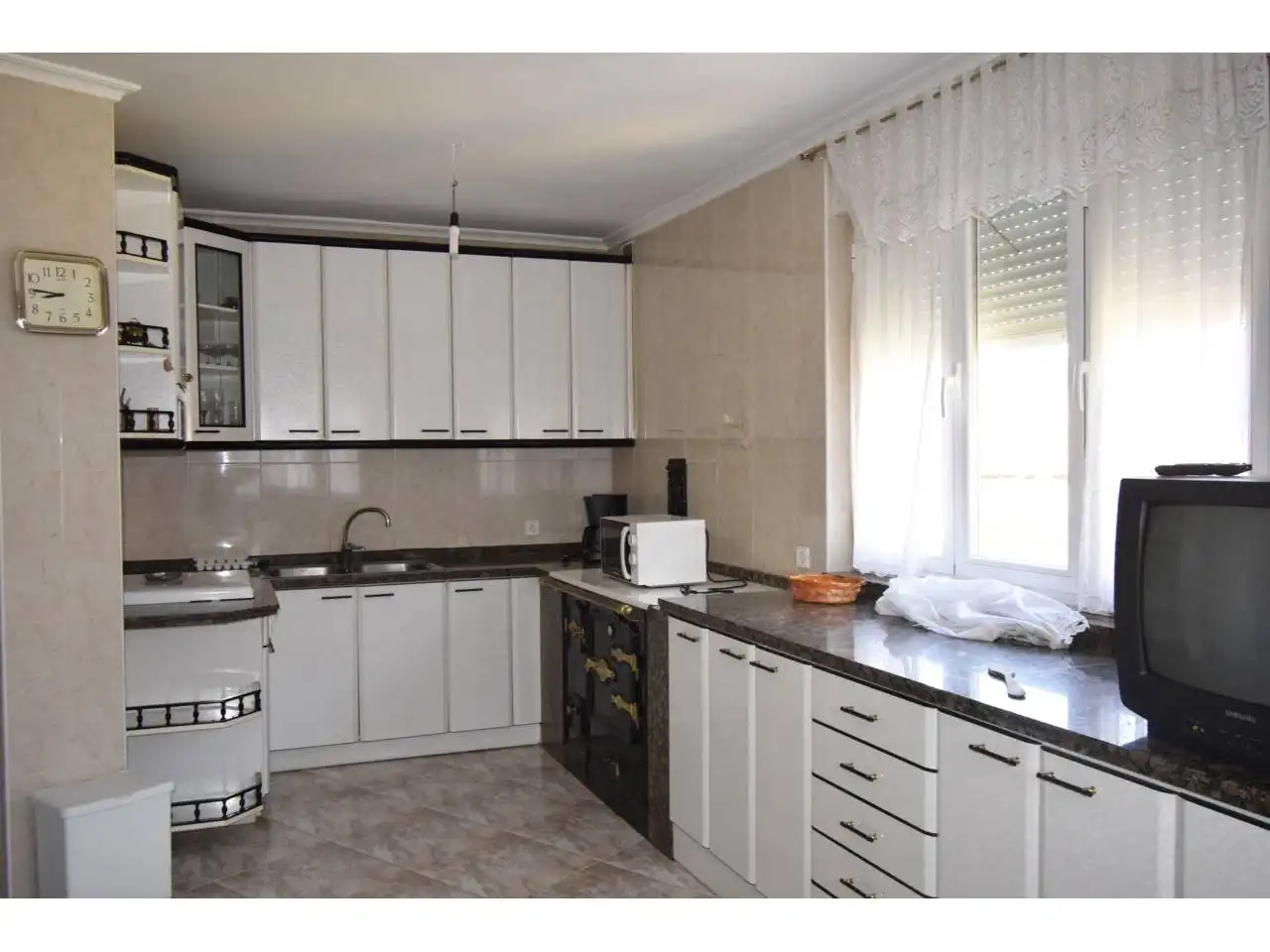 Cocina de Casa o chalet en venta en Vegaquemada con Calefacción y Jardín privado