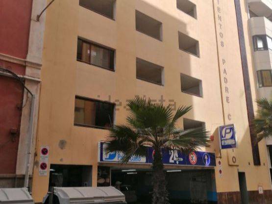 Garaje en Alquiler en Calle Padre Cueto, 24 en Santa Catalina - Canteras