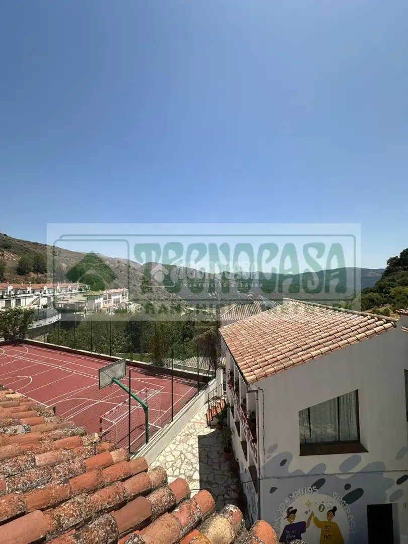 Außenansicht von Haus oder Chalet zum Verkauf in Atajate mit Privatgarten und Terrasse
