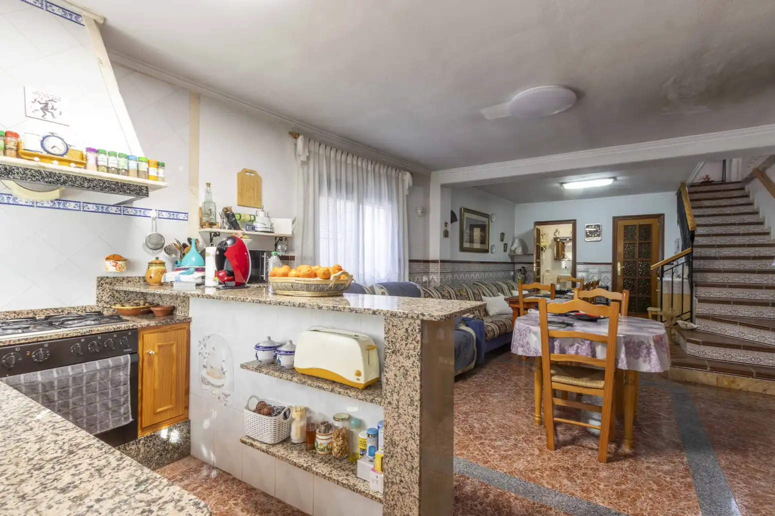 Cocina de Casa adosada en venta en Chelva con Calefacción, Terraza y Trastero