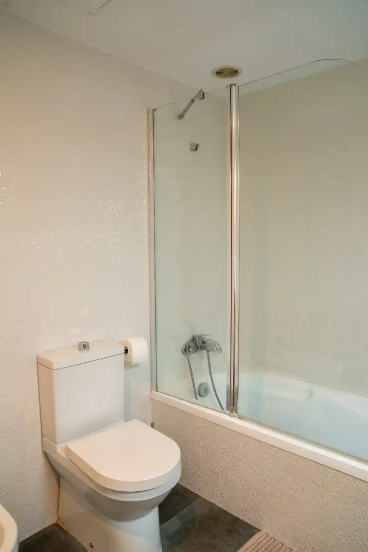 Bathroom of Flat for sale in Alboraya  with Air Conditioner, Parquet flooring and Storage room
