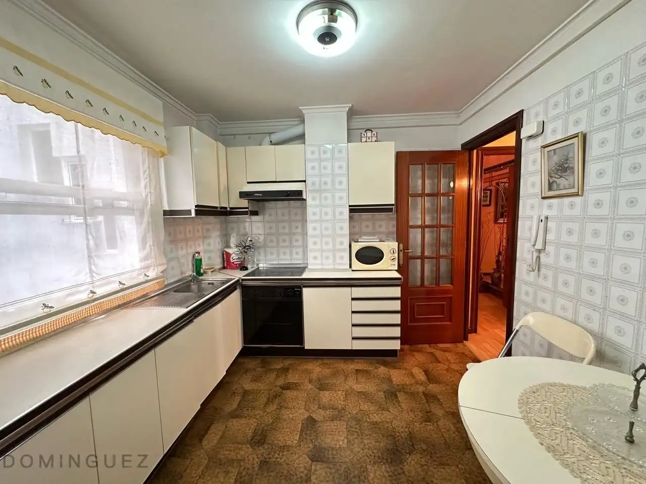 Cuina de Apartament de lloguer en Vigo  amb Calefacció i Moblat