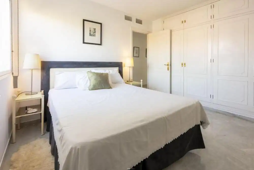 Schlafzimmer von Dachboden zum Verkauf in Atalaya mit Terrasse, Schwimmbad und Alarm