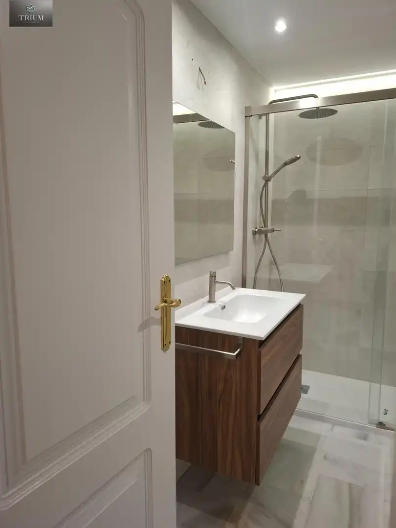 Bathroom of Flat for rent in Granada  with Heating and Furnished