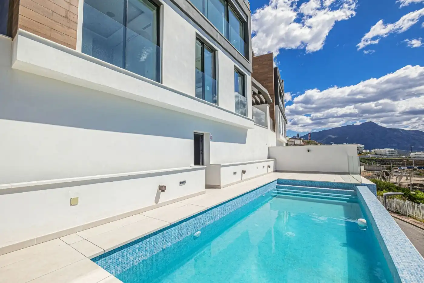 Piscina de Casa o xalet en venda en Benahavís amb Aire condicionat, Jardí privat i Terrassa