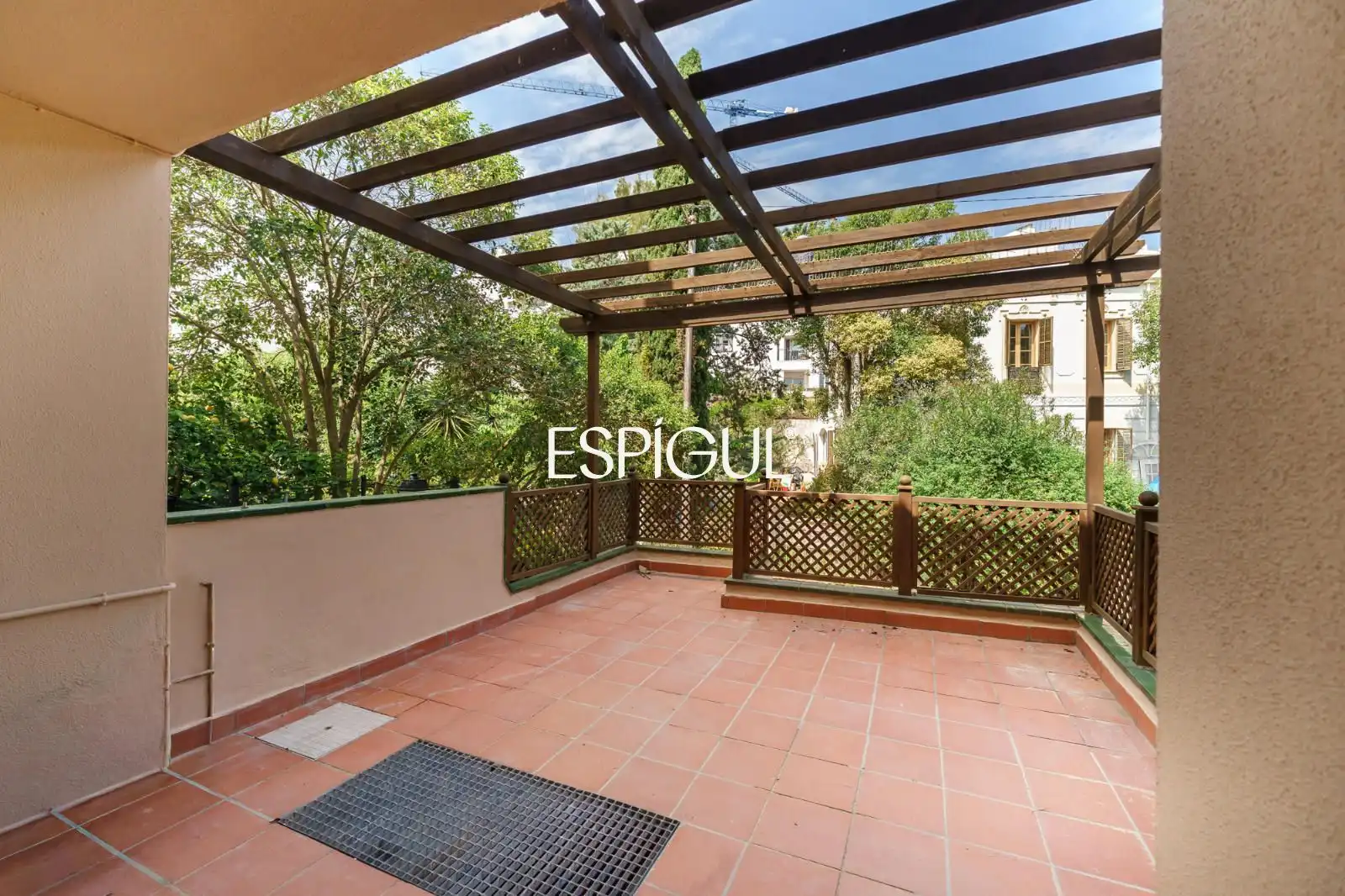 Terraza de Casa adosada de alquiler en Tiana con Aire acondicionado, Calefacción y Jardín privado