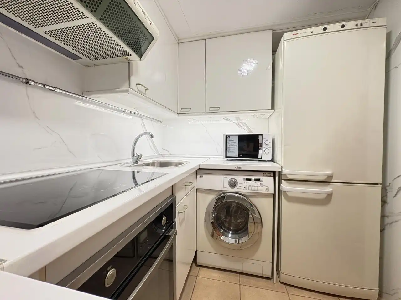 Küche von Wohnung zur Miete in Madrid mit Klimaanlage, Heizung und Parkett