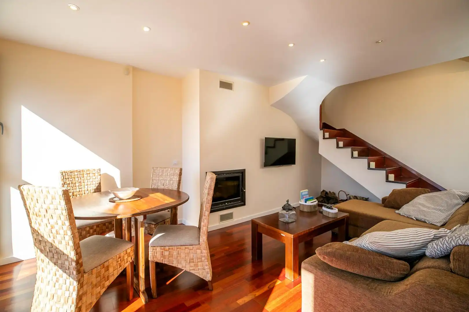 Sala de estar de Dúplex en venta en Sabiñánigo con Calefacción, Terraza y Trastero
