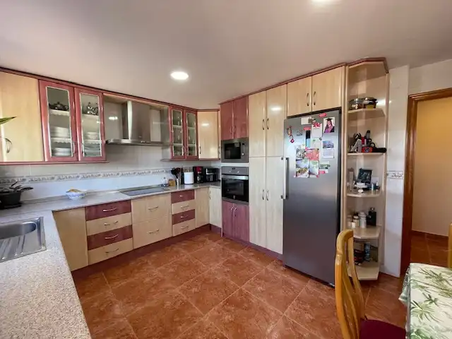 Cuina de Casa o xalet en venda en Alicante / Alacant amb Aire condicionat, Calefacció i Jardí privat