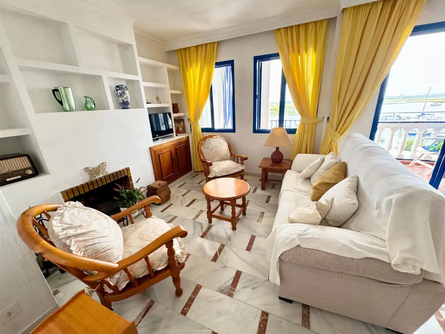Living room of Flat for sale in Punta Umbría  with Terrace, Furnished and Balcony