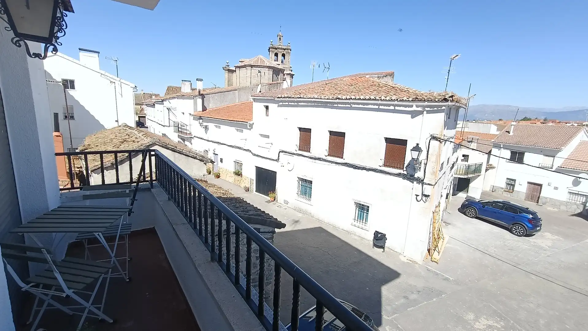 Vista exterior de Casa o chalet en venta en Navamorcuende con Calefacción, Terraza y Amueblado