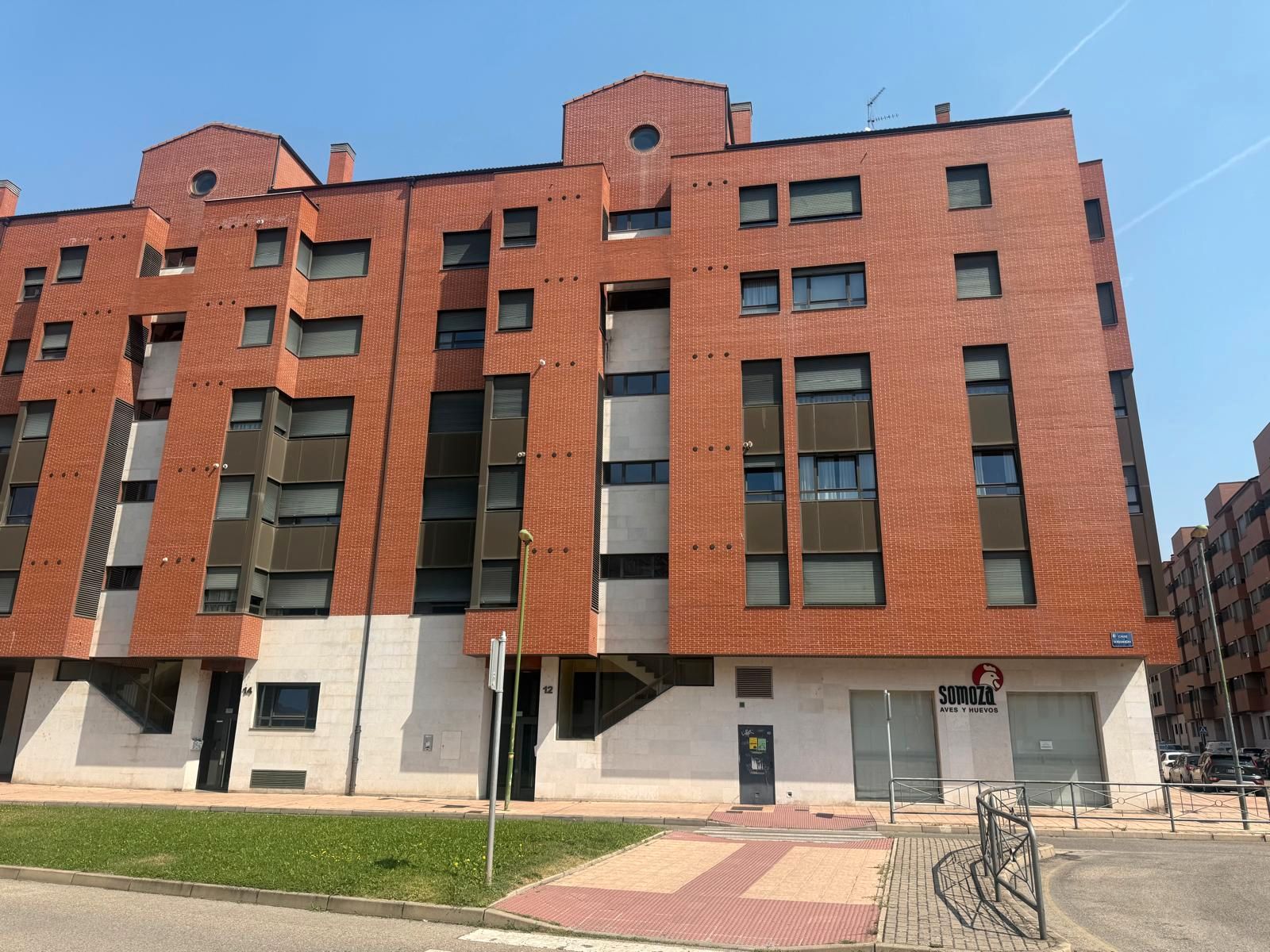 Exterior view of Apartment for sale in Burgos Capital  with Heating, Terrace and Storage room