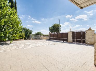 Villa avec balcon à vendre à Calle MAR ROJO