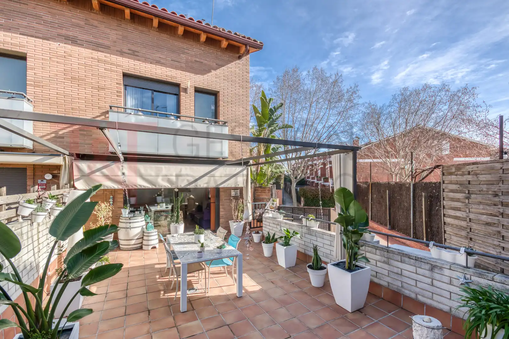 Terrasse von Einfamilien-Reihenhaus zum Verkauf in El Masnou mit Klimaanlage, Heizung und Terrasse