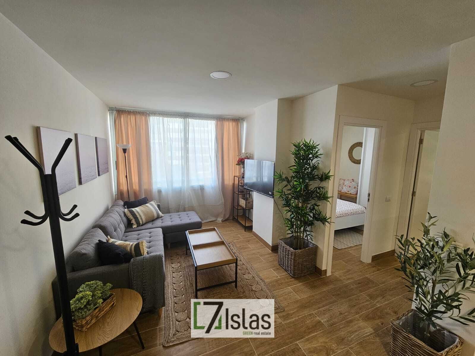 Flat for rent in Calle Heliodoro Rodríguez López, 28, La Salle - Cuatro Torres