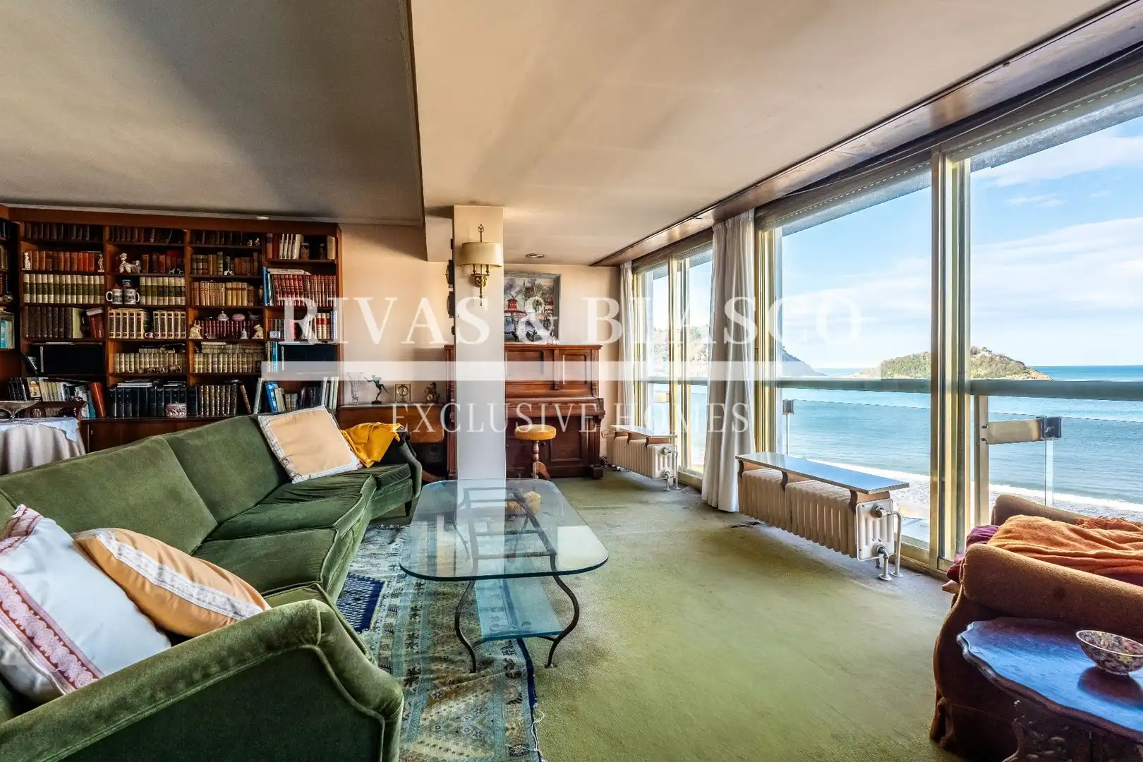 Living room of Apartments for sale in Donostia - San Sebastián   with Heating and Storage room
