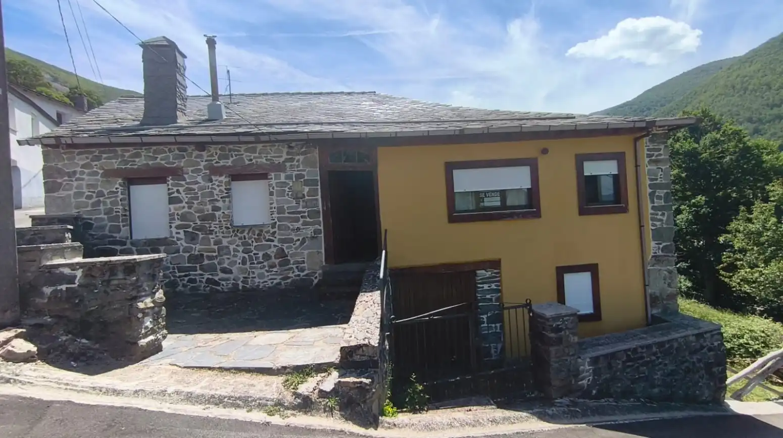 Vista exterior de Casa o xalet en venda en Degaña amb Traster