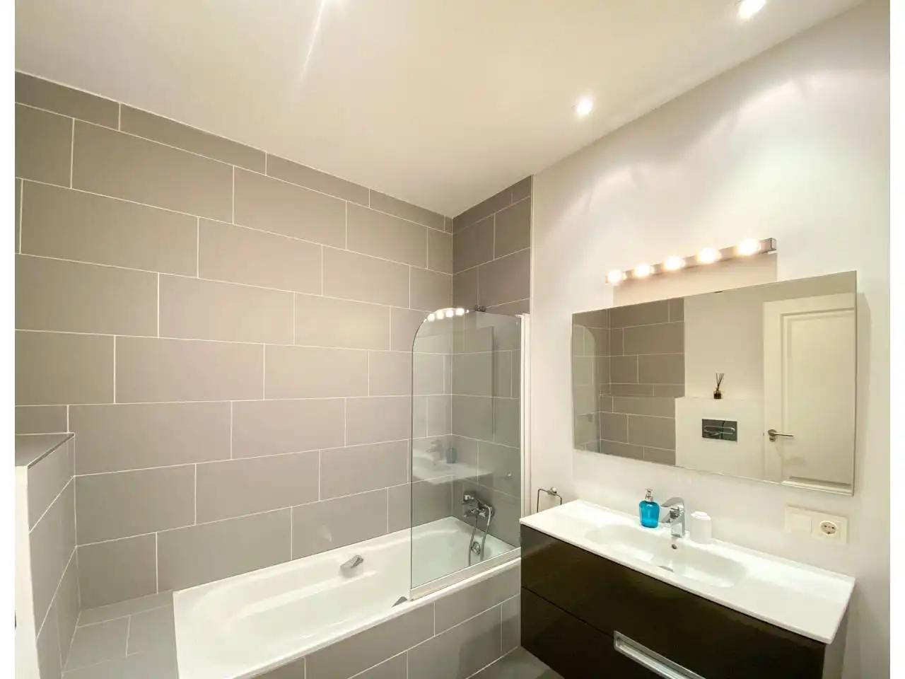 Baño de Piso de alquiler en  Palma de Mallorca con Aire acondicionado, Calefacción y Parquet