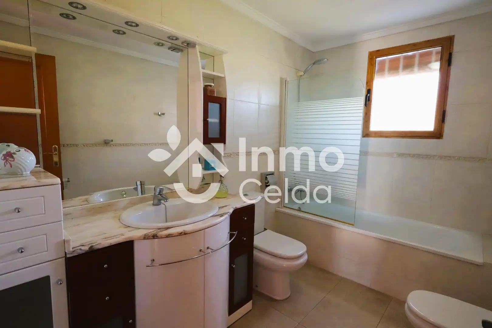 Casa adosada en venta en Chiva con Calefacción, Jardín privado y Terraza