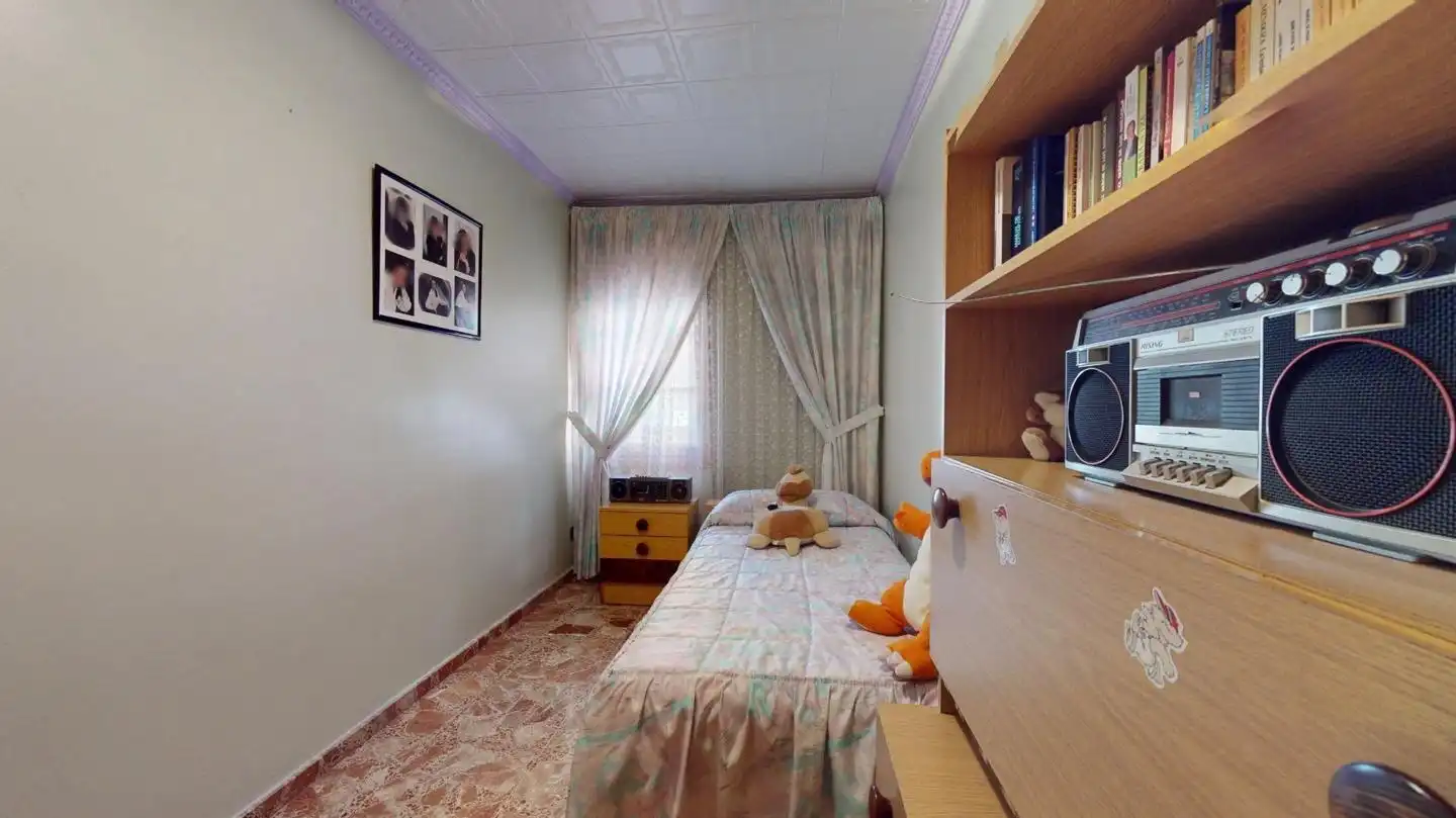 Dormitori de Casa o xalet en venda en Viladecans amb Jardí privat i Terrassa