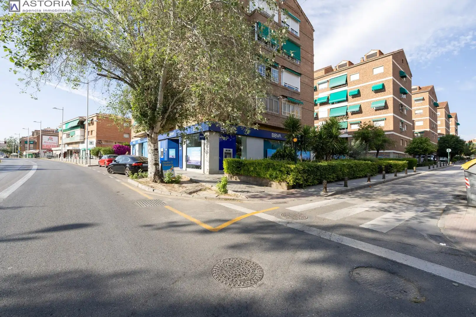 Außenansicht von Garage zum Verkauf in Granada