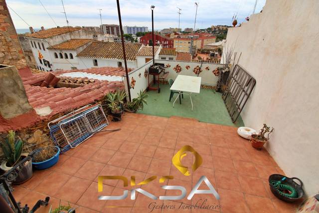 Casa-chalet en Venta en Calle ENMEDIO en Centro