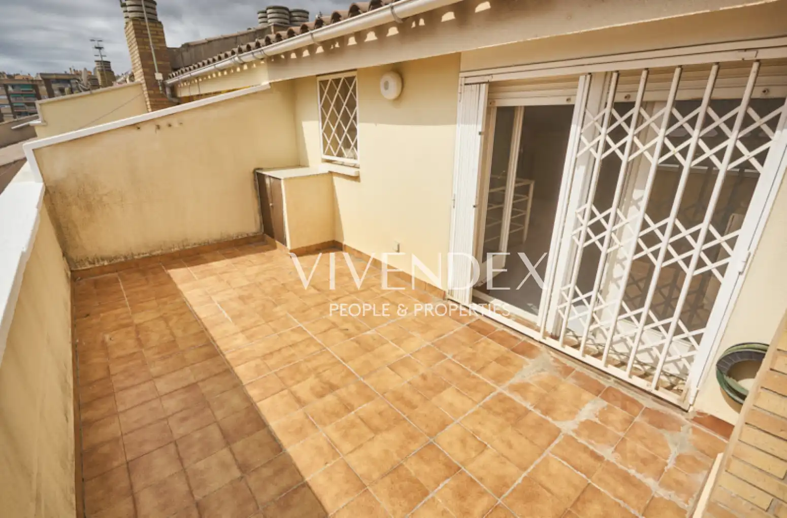Terraza de Casa adosada en venta en Viladecans con Calefacción, Jardín privado y Terraza