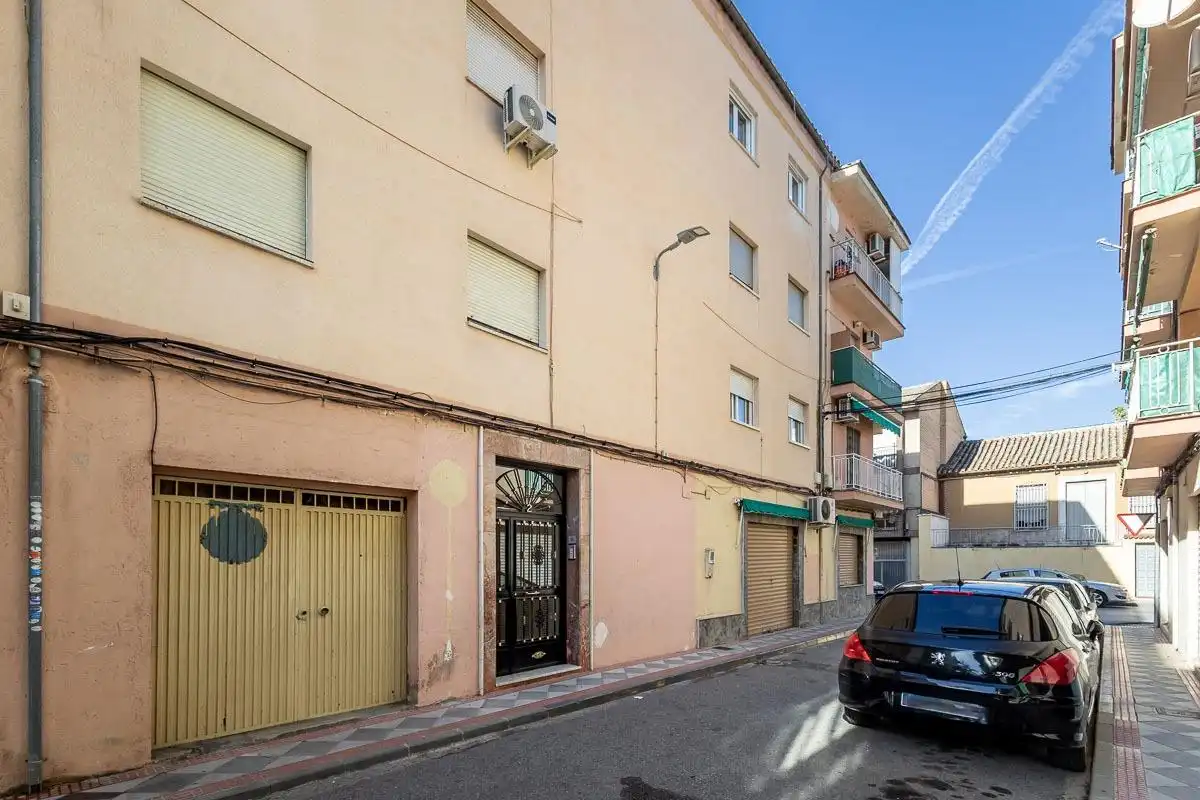 Vista exterior de Piso en venta en Atarfe