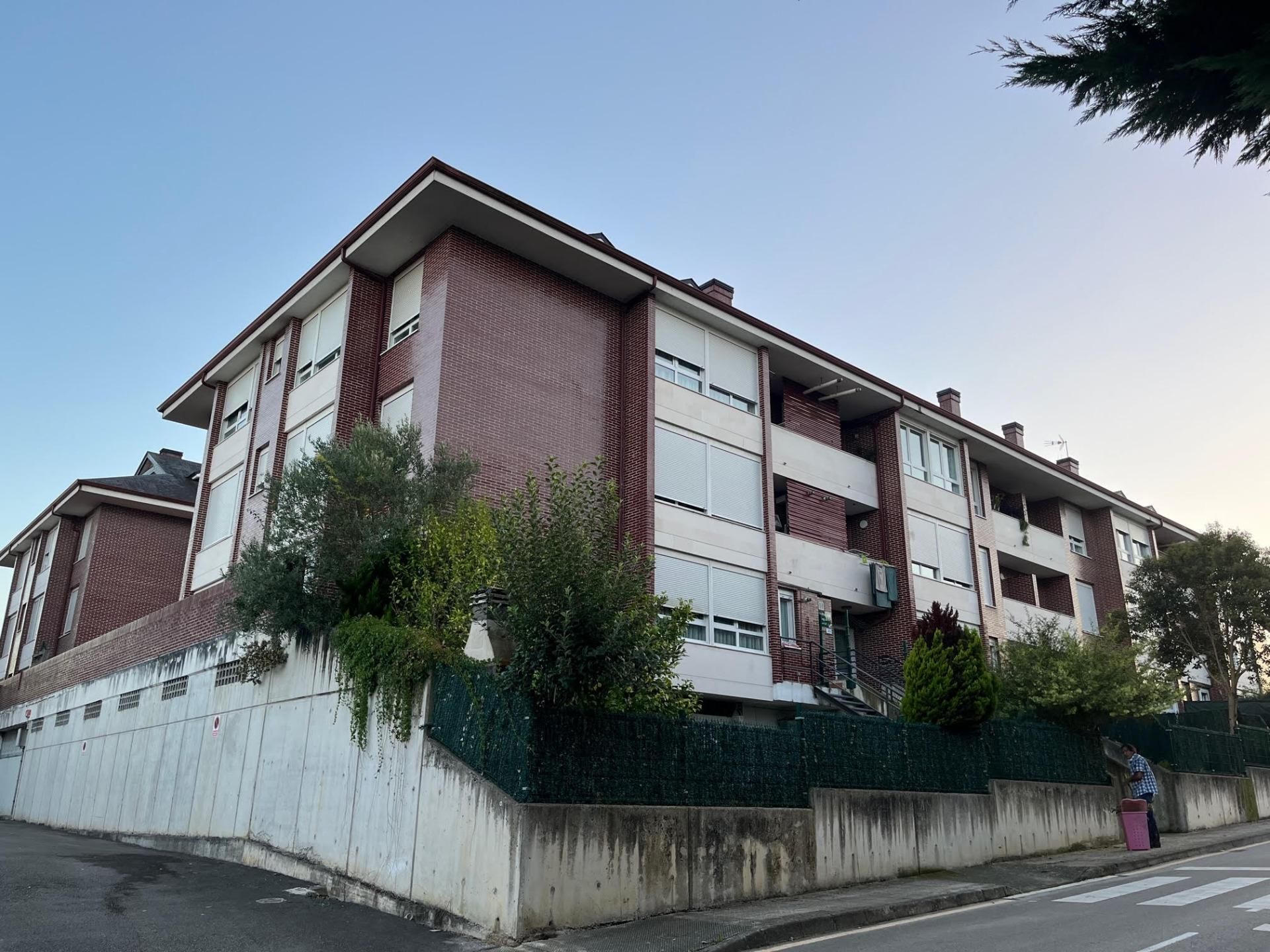 Vista exterior de Ático en venta en Bárcena de Cicero con Calefacción, Terraza y Trastero