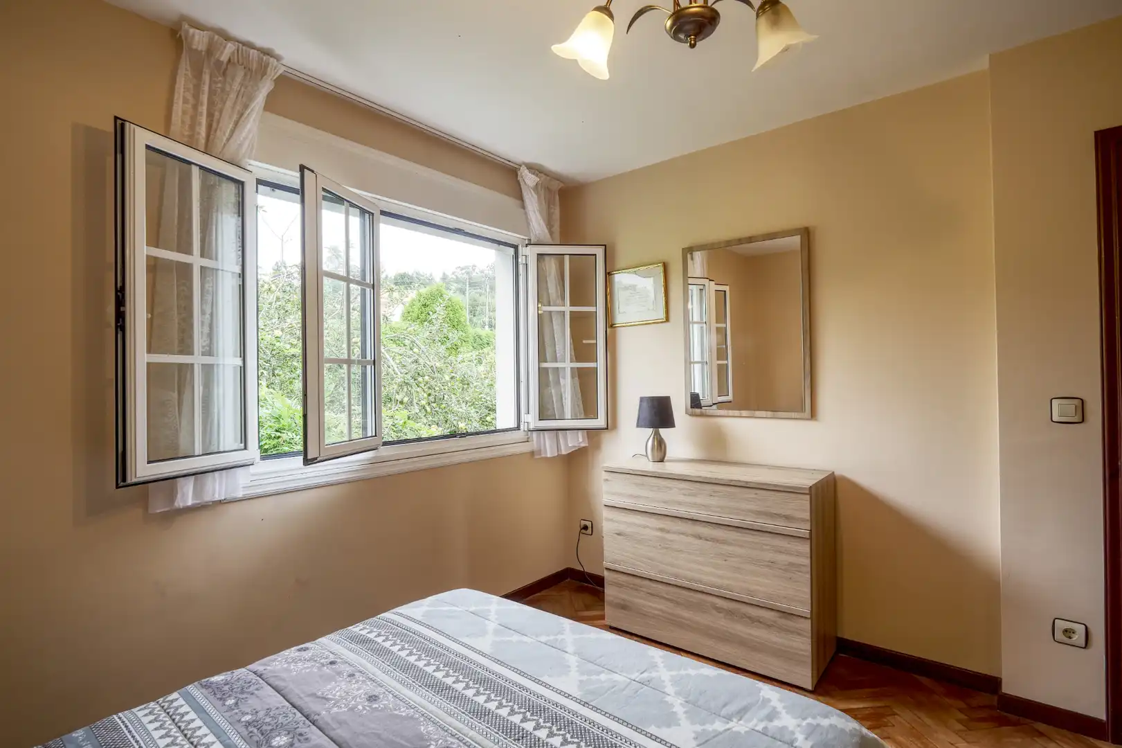 Bedroom of Houses for sale in Abegondo  with Heating, Private garden and Parquet flooring
