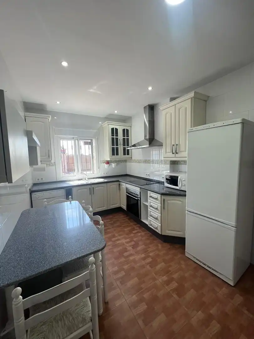Detached house with pool to rent in Núcleo urbano, imagen 26