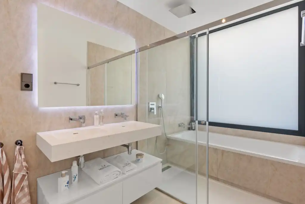 Detached house with pool for sale in Nueva Andalucía, imagen 14