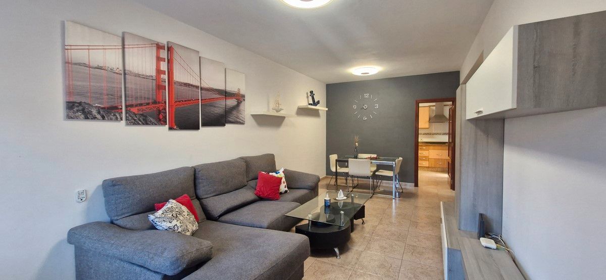 Sala d'estar de Dúplex de lloguer en Arucas amb Aire condicionat, Moblat i Forn