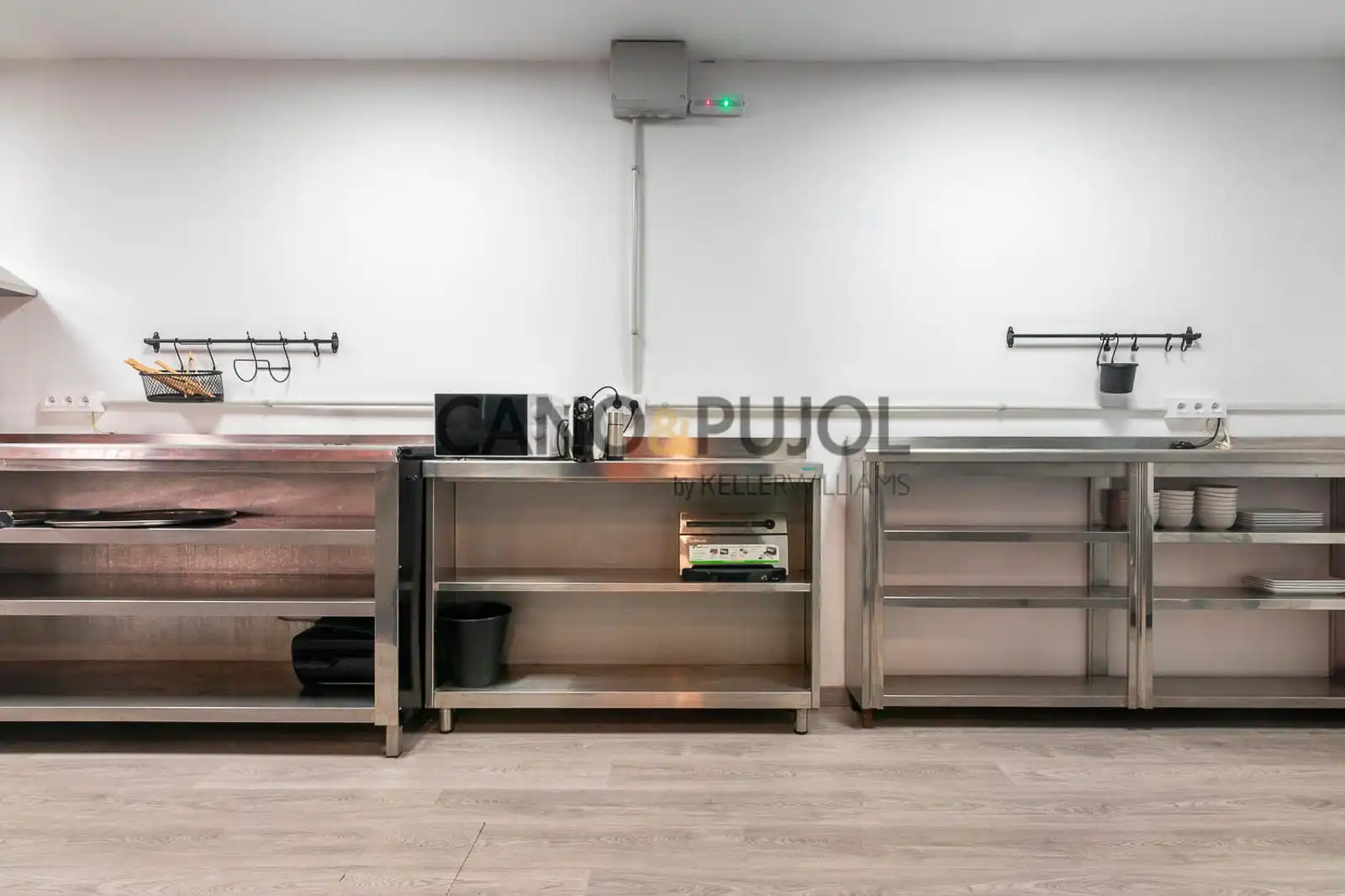 Kitchen of Buildings for sale in Rubí