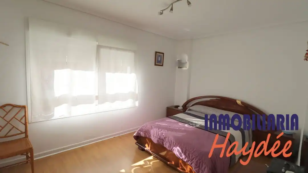 Schlafzimmer von Wohnung zum Verkauf in Leioa mit Abstellraum und Balkon