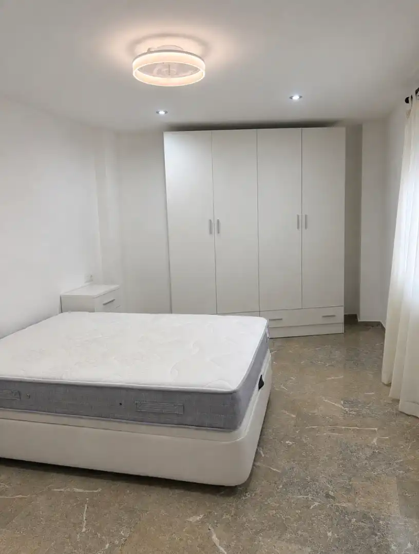 Schlafzimmer von Wohnungen zur Miete in Badajoz mit Terrasse, Möbliert und Ofen